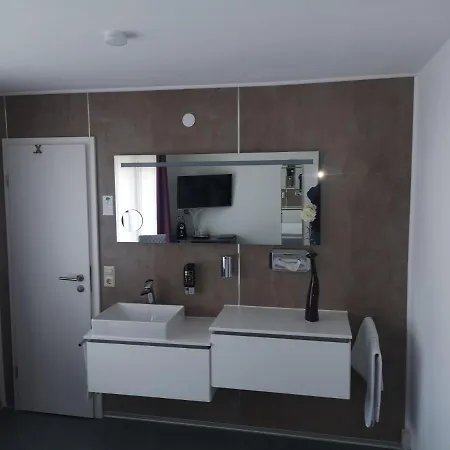 Bodenseehotel Krone & Gaestehaus 호텔 3*