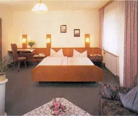 Bodenseehotel Krone & Gaestehaus فندق 3*